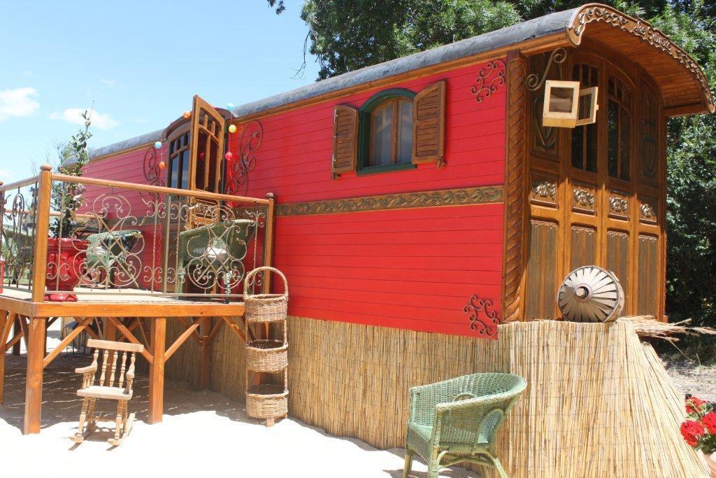 La Roulotte "Les Saintes" Bed & Breakfast Ngoại thất bức ảnh
