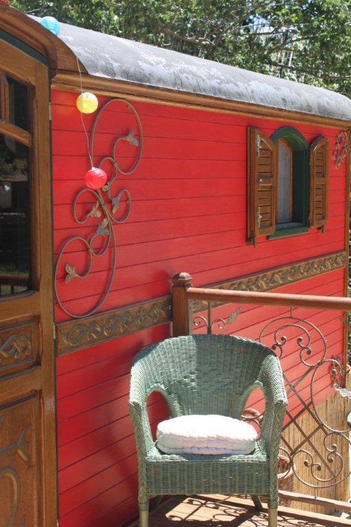 La Roulotte "Les Saintes" Bed & Breakfast Ngoại thất bức ảnh