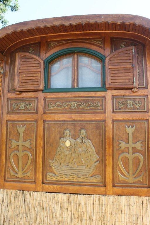La Roulotte "Les Saintes" Bed & Breakfast Ngoại thất bức ảnh